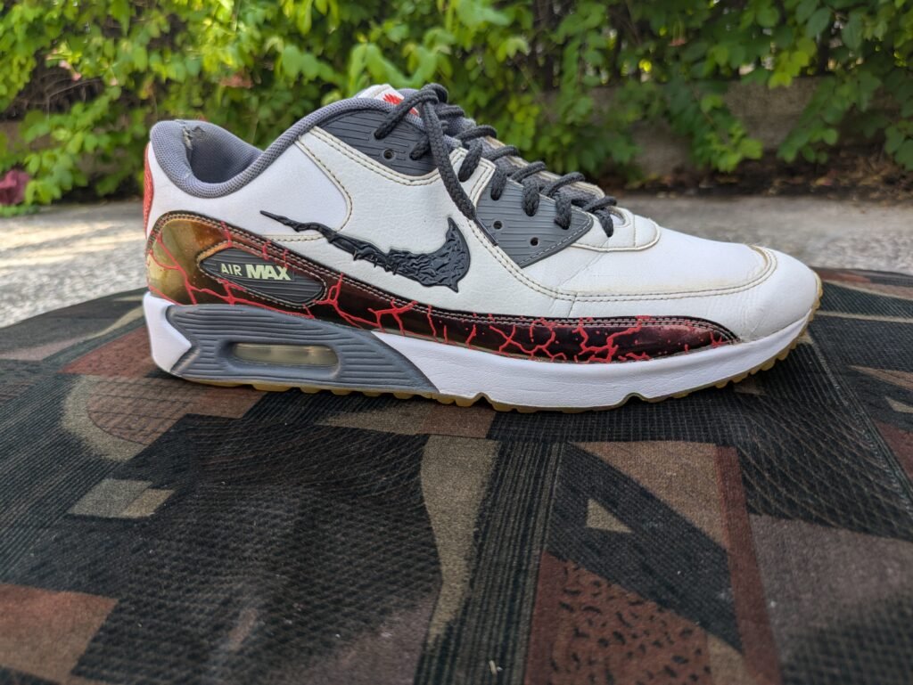Nike Men's Air Max 90 'Cracked Graphic' Sneakers