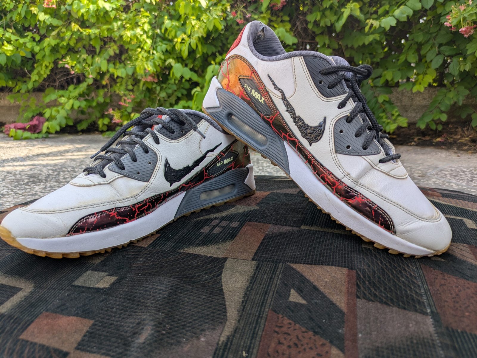 Nike Men's Air Max 90 'Cracked Graphic' Sneakers - Image 2